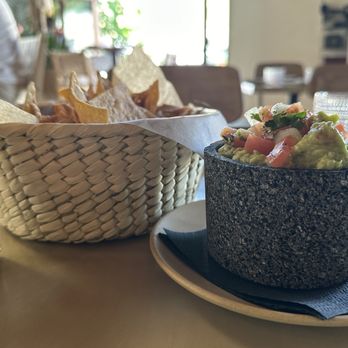 Koko's - Guacamole with chips and salsa - Mexican Near Me - Seattle, Washington
