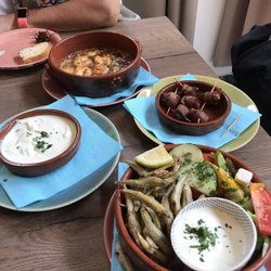 Tapa Vino - Sardinen, Gambas, Aioli. Datteln im Speckmantel
