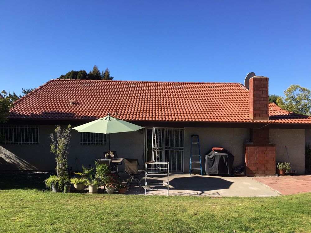 Slide of Luckett Roofing