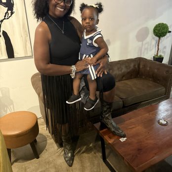 KNP Social - Hey cowgirls - Axe Throwing Near Me - Pearland, Texas KNP Social - Hey cowgirls - Axe Throwing Near Me - Pearland, Texas