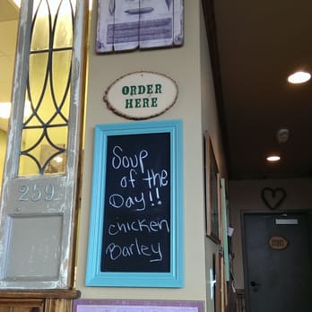 Sweet Leaf - Interior - Ice Cream & Frozen Yogurt Near Me - Vienna, Virginia