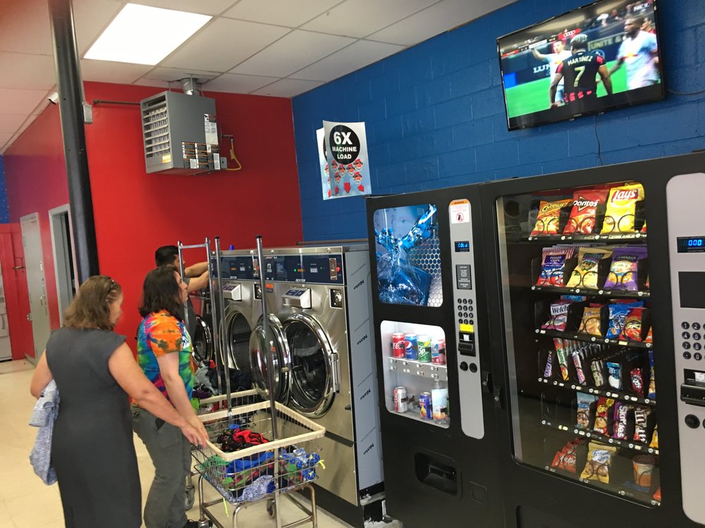SUPER CLEAN LAUNDROMAT Updated April 2024 24 Reviews 10401 16th Ave SW, Seattle