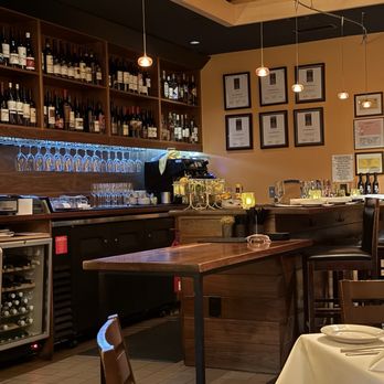 Il Cortile Ristorante - Bar area - Italian Near Me - Paso Robles, California Il Cortile Ristorante - Bar area - Italian Near Me - Paso Robles, California