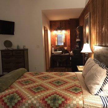 Iris Gardens Cottages & Suites - My room - Hotels Near Me - Nashville, Indiana