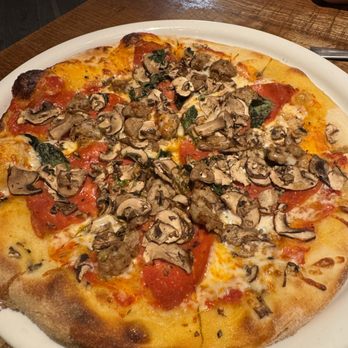 California Pizza Kitchen - Pizza Near Me - Santa Clara, California