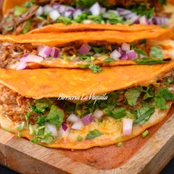 Birrieria La Vaquita - Quesa Tacos