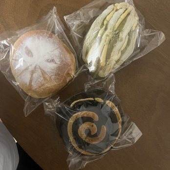 Lelecha - Matcha Taro Bun Salted Egg Yolk Mochi Pork Floss Bun Black Sesame & Milk Crumble Swirl Bun - Bakeries Near Me - New York, New York