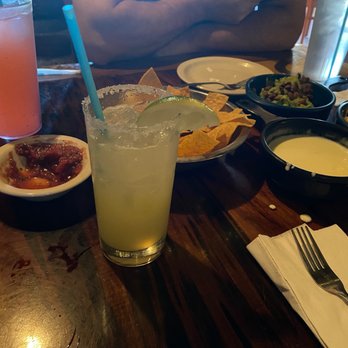 TacoLu - Margarita on the rocks, guacamole, queso, salsa - Mexican Near Me - Jacksonville Beach, Florida