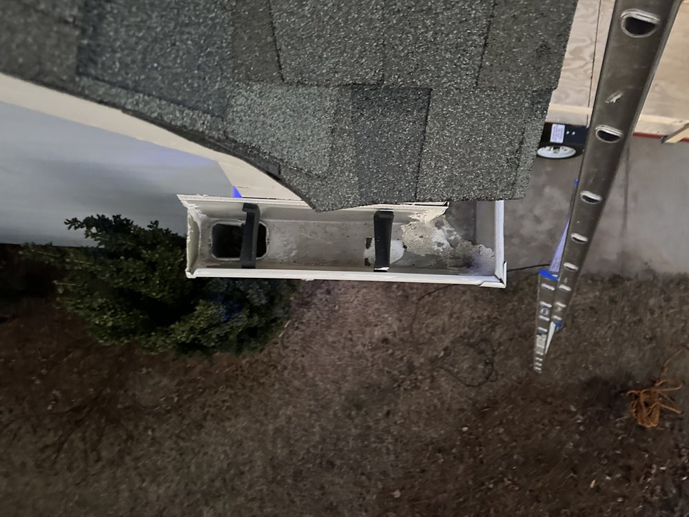 Slide of Ale’s Roofing