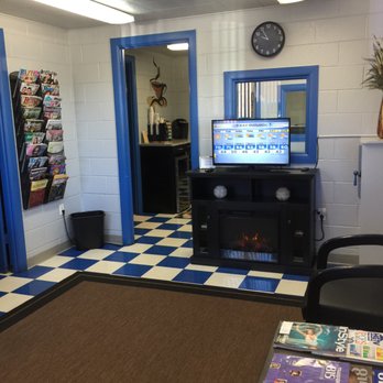 Mike's Auto Service - Comfy waiting area for our customers. - Auto Repair Near Me - Rockford, Illinois Mike's Auto Service - Comfy waiting area for our customers. - Auto Repair Near Me - Rockford, Illinois