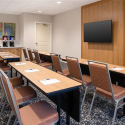 Hampton Inn & Suites Redding - BarLounge