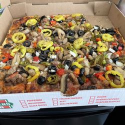 Littlefield's Country Corner - Hunts brother pizza! Excellent