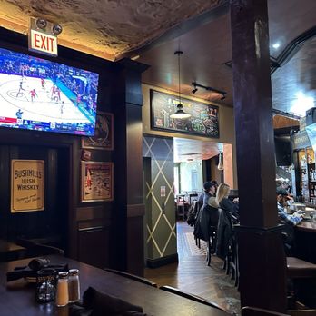 Fado Irish Pub - Irish Near Me - Chicago, Illinois