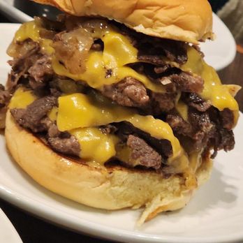 Craftsman Row Saloon - Cheesesteak Burger - Pubs Near Me - Philadelphia, Pennsylvania