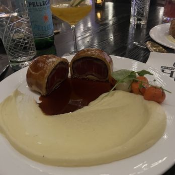 Hell's Kitchen - Beef Wellington - Cocktail Bars Near Me - Funner, California