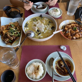 Noah's Kitchen - Asian Fusion Near Me - Brookline, Massachusetts