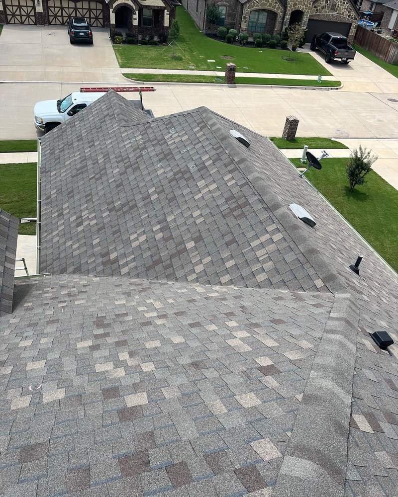 Slide of ER Roofing & Reconstruction