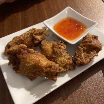 Le's Kitchen - 3. Fried Chicken Wings (4 pc)  Very tasty!!! - Vietnamese Near Me - Danbury, Connecticut