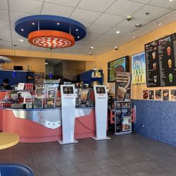 Quickly - Inside restaurant and ordering station