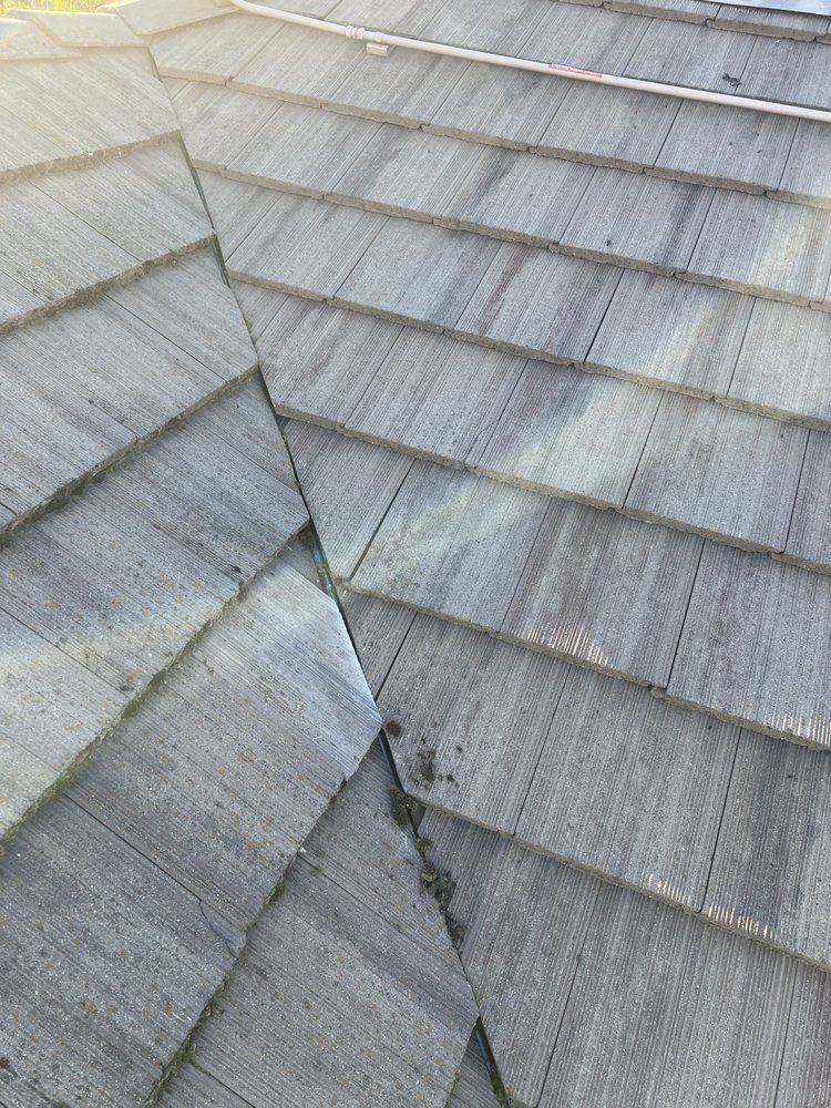 Slide of Del Rio's Roofing