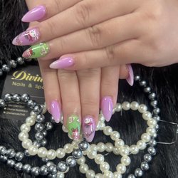 Divine Nails & Spa