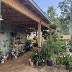 D's Garden Center - Wheelchair accessible