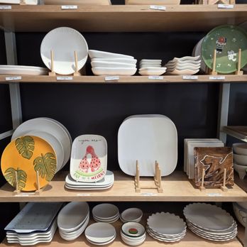 Petroglyph Ceramic Lounge - Plates and dishes - Paint-Your-Own Pottery Near Me - Arden-Arcade, California