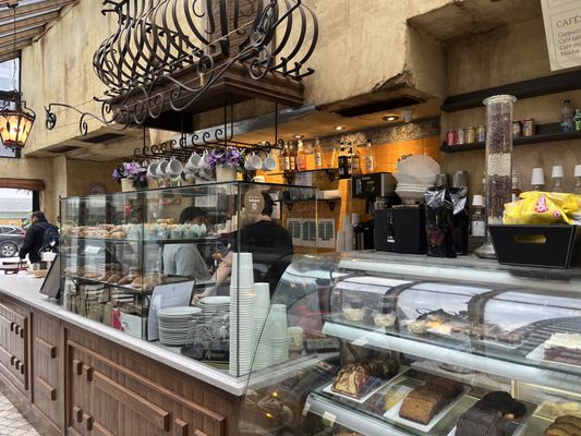 Café Castel - Déjeuner Diner - Sandwiches Salads - Smoothies Dessert by null