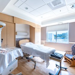 Dignity Health - Glendale Memorial Hospital and Health Center - Private Birthing Suites