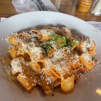 Southampton Publick House - Rigatoni ala Vodka - American Near Me - Southampton, New York Southampton Publick House - Rigatoni ala Vodka - American Near Me - Southampton, New York