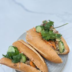 Bun & Mi - Braised pork belly banh mi