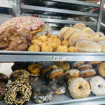Doughnut Hut - Donuts Near Me - Burbank, California Doughnut Hut - Donuts Near Me - Burbank, California