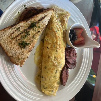 Farmhouse Cafe - Barcelona omelette - Breakfast & Brunch Near Me - Honolulu, Hawaii Farmhouse Cafe - Barcelona omelette - Breakfast & Brunch Near Me - Honolulu, Hawaii