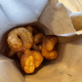 Daily Dozen Doughnut - Bakeries Near Me - Seattle, Washington