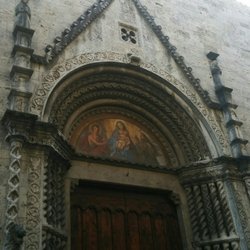 San Francesco - Il portone principale e le colonne "sonanti"