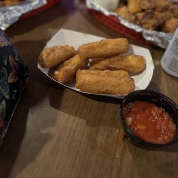 Marble Hill Inn - Mozzarella Sticks - Chicken Wings Near Me - Oneida, New York