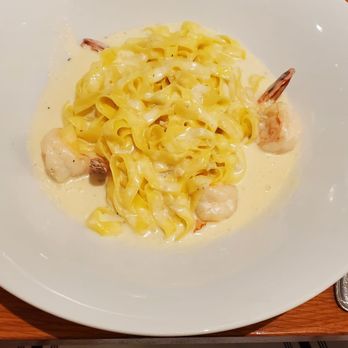 Quattro Caffe - Fettuccine Alfredo with Shrimp. Delicious - Italian Near Me - Costa Mesa, California