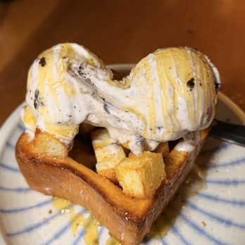 Kaimuki Shokudo - Honey toast dessert - Japanese Near Me - Honolulu, Hawaii