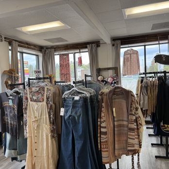 Capelli’s Western and Workwear - Women's Clothing Near Me - La Pine, Oregon Capelli’s Western and Workwear - Women's Clothing Near Me - La Pine, Oregon