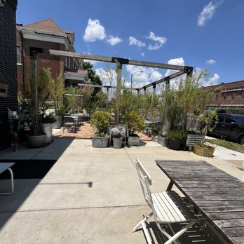 Florentin - Outside - Mediterranean Near Me - St. Louis, Missouri