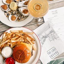 The Lost Square - Fried Oysters - Burger - Rum Drink
