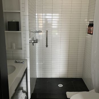 Motto By Hilton Philadelphia Rittenhouse Square - Bathroom - Hotels Near Me - Philadelphia, Pennsylvania Motto By Hilton Philadelphia Rittenhouse Square - Bathroom - Hotels Near Me - Philadelphia, Pennsylvania