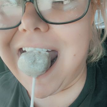 The Cheesecakery - Oreo cake pop - Food Trucks Near Me - Cincinnati, Ohio