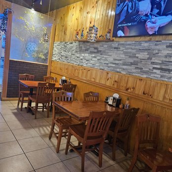 Tasty Oishi - Seating - Japanese Near Me - Brownsburg, Indiana Tasty Oishi - Seating - Japanese Near Me - Brownsburg, Indiana