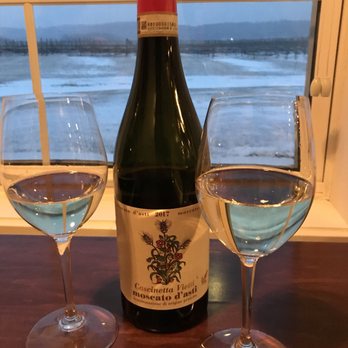 LedgeStone Vineyards - Wineries Near Me - Greenleaf, Wisconsin