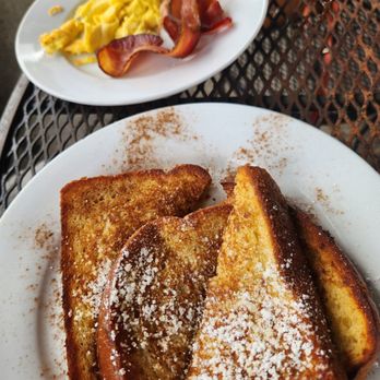 Russell's Marina Grill - French Toast - Breakfast & Brunch Near Me - New Orleans, Louisiana Russell's Marina Grill - French Toast - Breakfast & Brunch Near Me - New Orleans, Louisiana