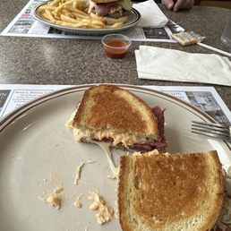 Rueben and Ruben burger. Yum! Rueben and Ruben burger. Yum!