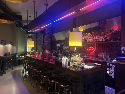 The MOUTH Bar + Restaurant by null