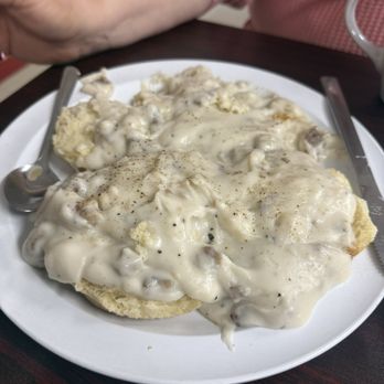 2nd Street Cafe - Biscuits and (pasty) Gravy - Breakfast & Brunch Near Me - Cedar Key, Florida