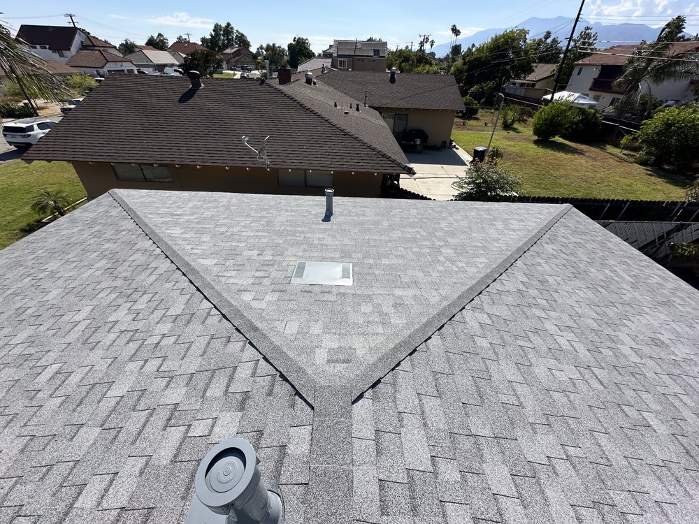 Slide of Del Toro Roofing